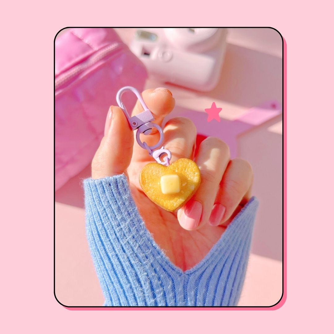 melting hearts butter toast charm keyring with lobster clasp
